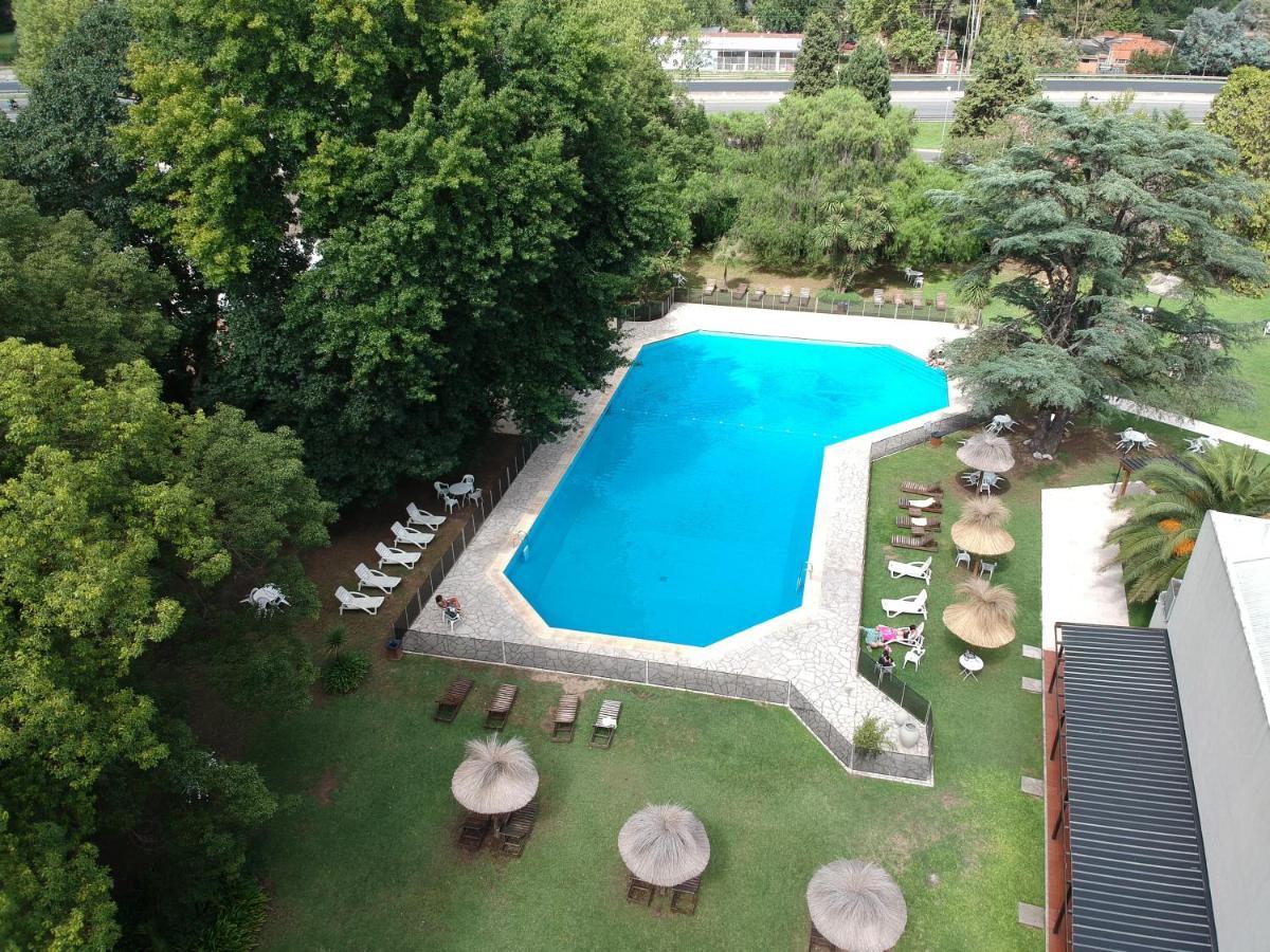 Howard Johnson Resort & Spa Escobar Belén de Escobar Esterno foto