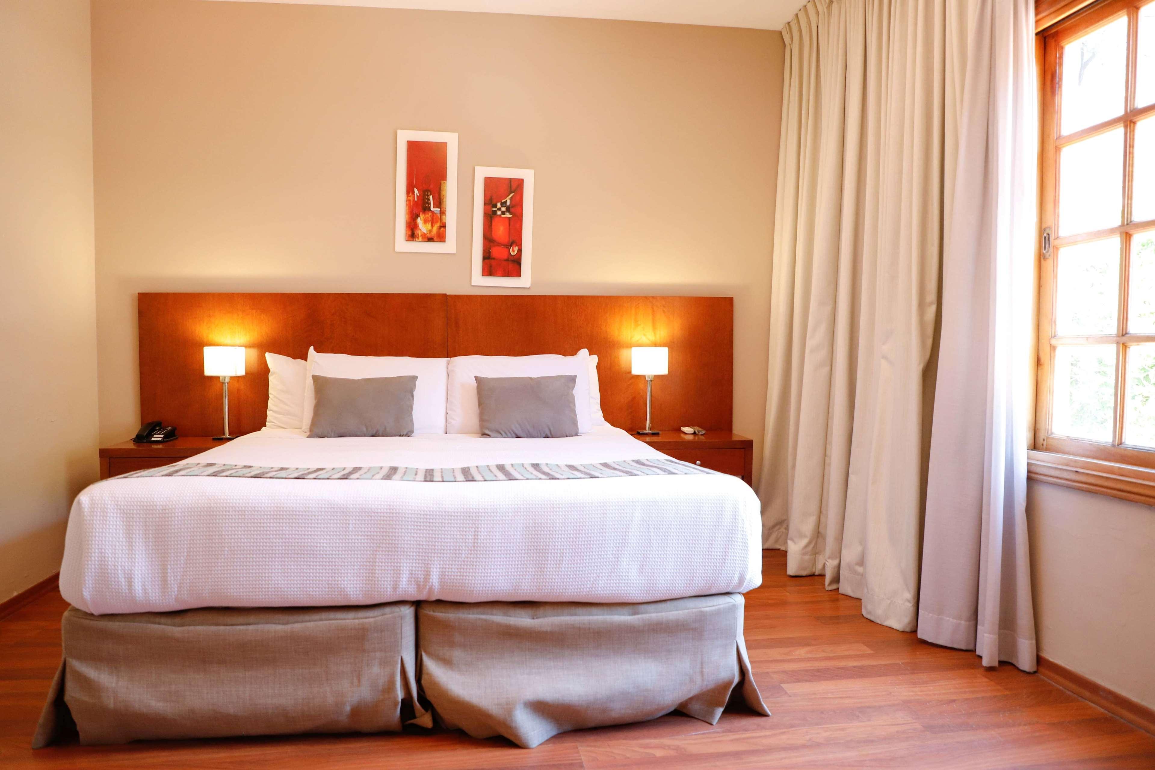 Howard Johnson Resort & Spa Escobar Belén de Escobar Esterno foto