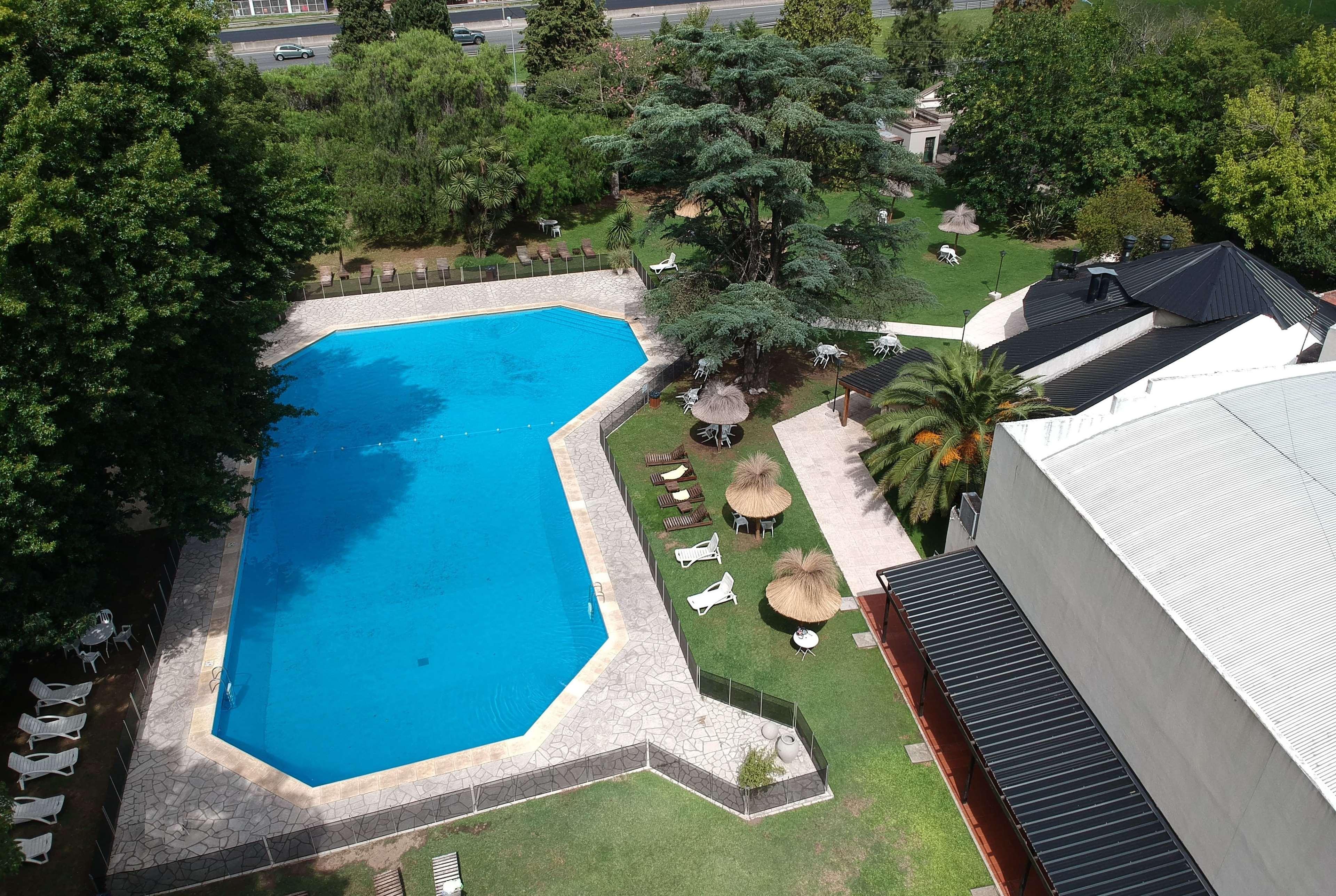 Howard Johnson Resort & Spa Escobar Belén de Escobar Esterno foto