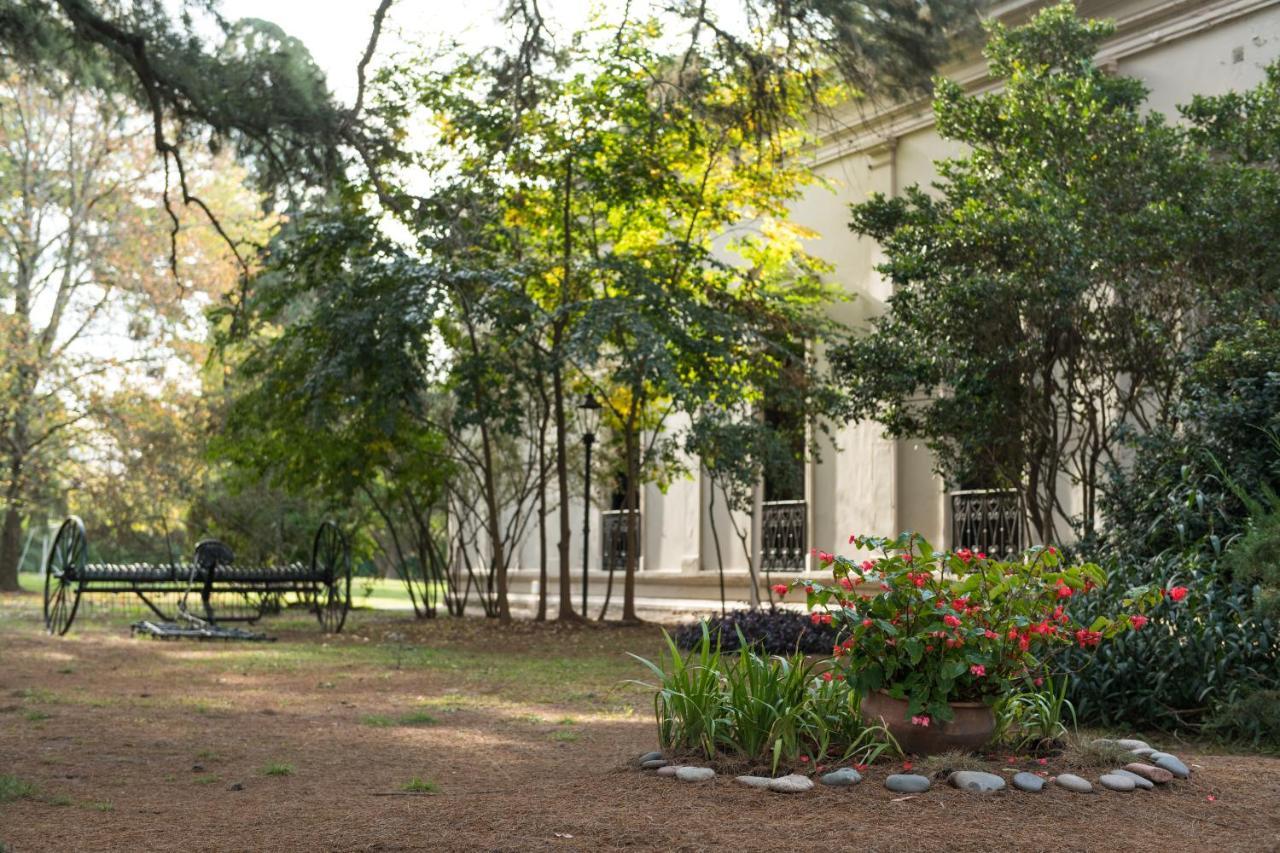 Howard Johnson Resort & Spa Escobar Belén de Escobar Esterno foto